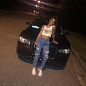 Meet your Posher, Danielle